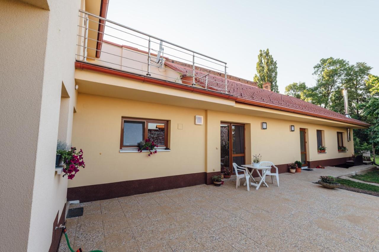 Apartman Pod Borovici Kovalovice Ngoại thất bức ảnh